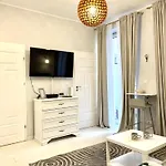 Appartement Ogrodowa Art Design 1-bedroom Apartment,